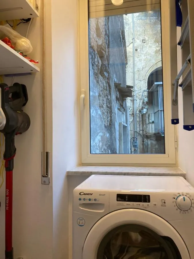 La Casa Blu Nel Cuore Storico Di Napoli Naples