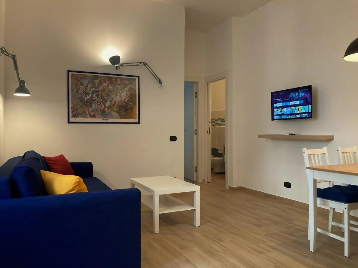 La Casa Blu Nel Cuore Storico Di Napoli Naples