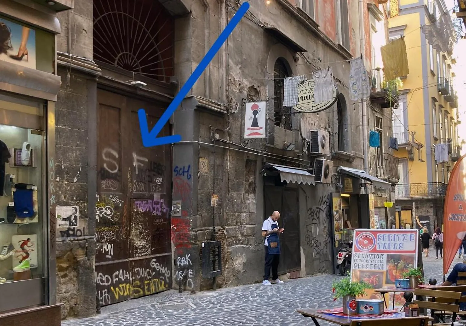 La Casa Blu Nel Cuore Storico Di Napoli 0*, Naples Italy